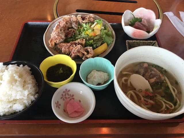 島唄と琉球料理 北谷ダイニング - サブ画像1