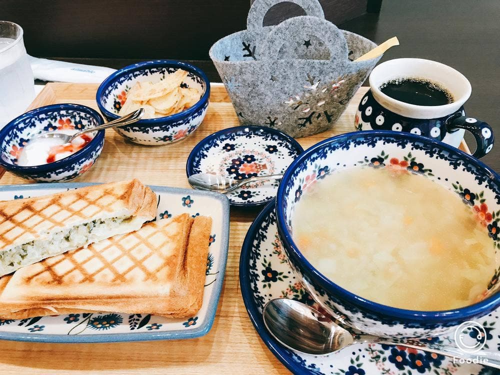 Mew's Tea Room
