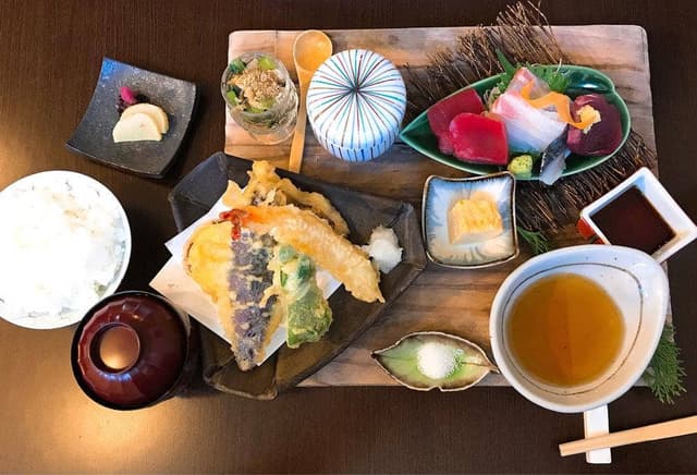 日本料理 真依 - サブ画像1