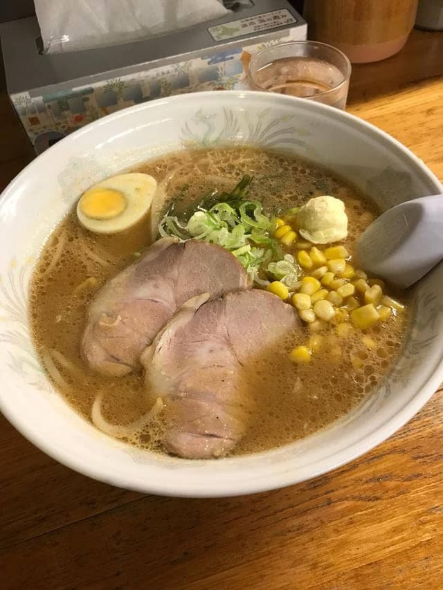 赤れんがラーメン南4条店 - サブ画像3