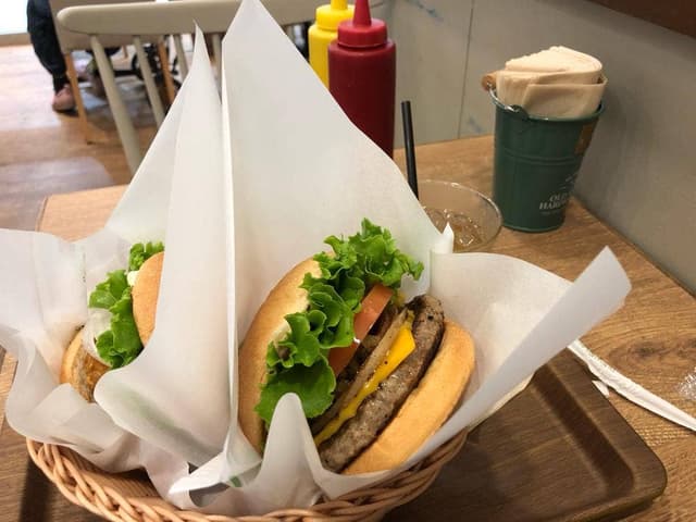 フレッシュネスバーガー 芦屋店 - サブ画像1