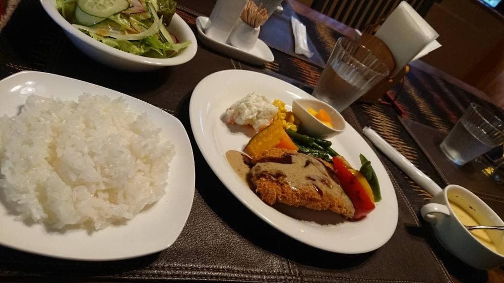 CAFEテラス 木の風