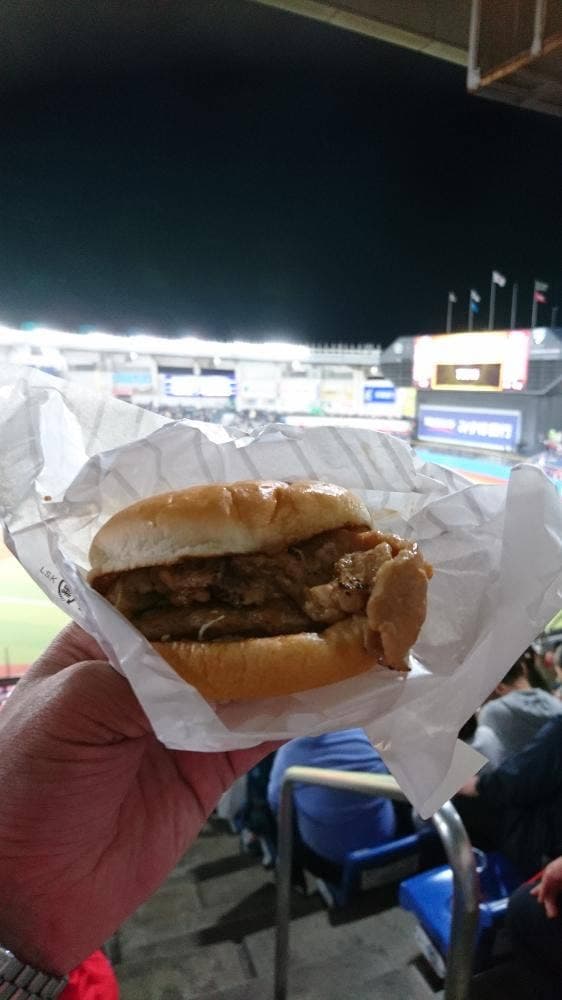 ロッテリア zozoマリンスタジアム店