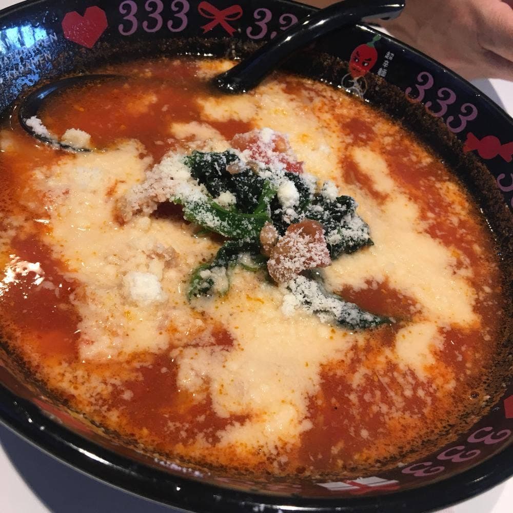 元祖トマトラーメンと辛麺とトマトもつ鍋 三味 古賀駅店