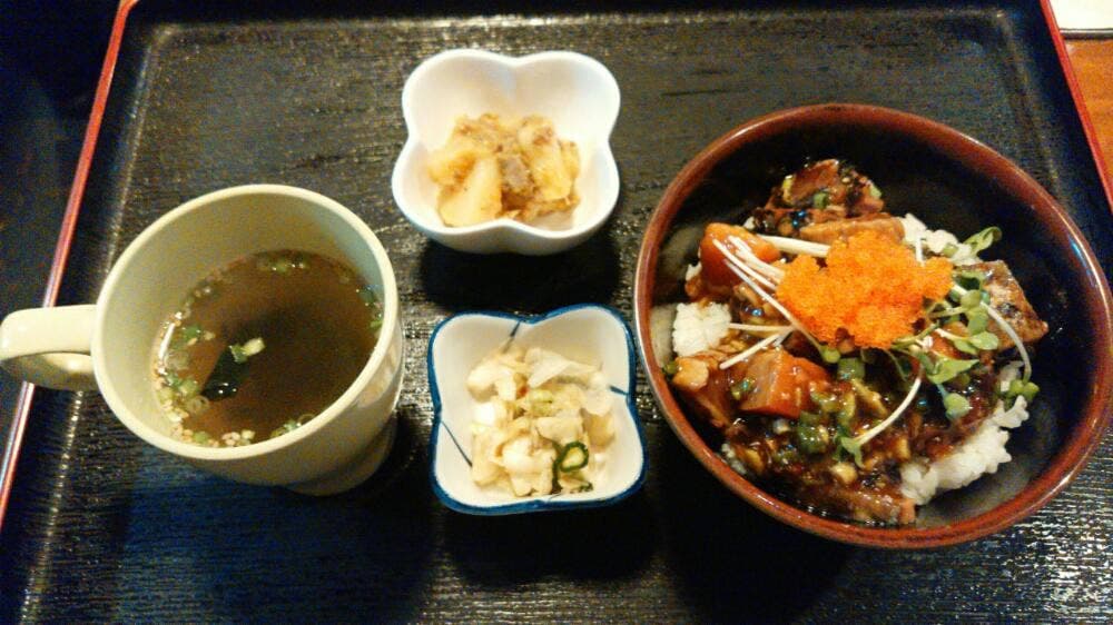 昭和レトロ酒場 七輪炭火焼 たぬき食堂