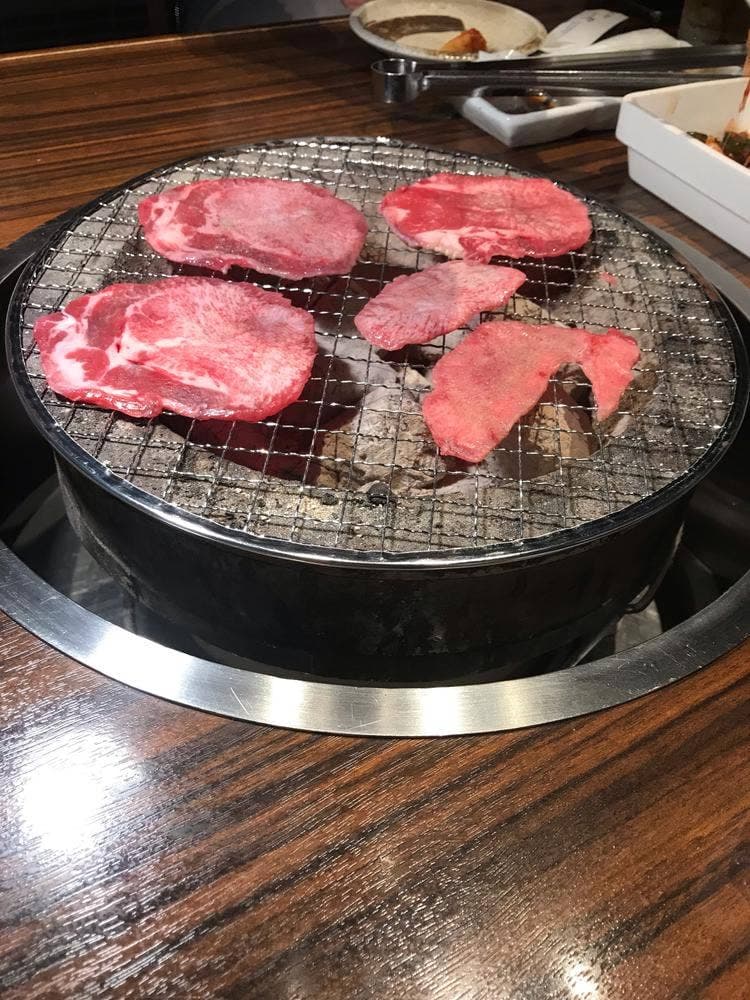炭火焼肉 いせや