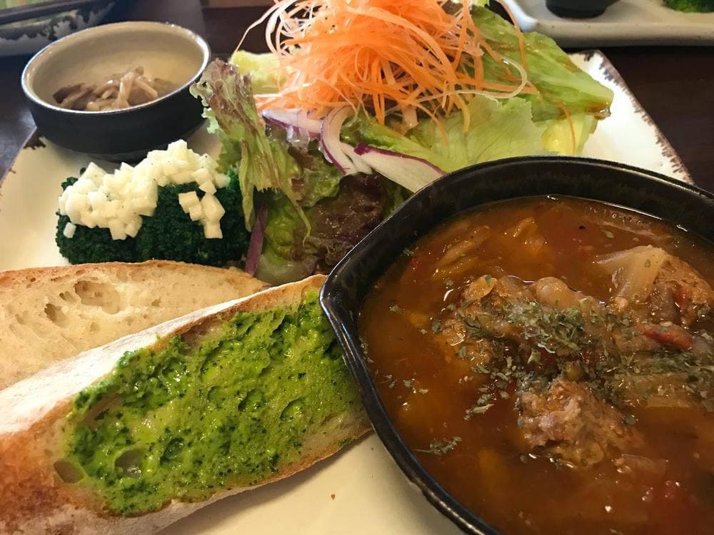 食堂 果樹