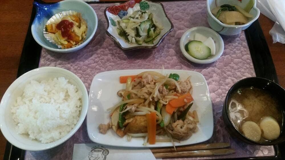 おかなも心も満たす ごはん屋 ま～るい心