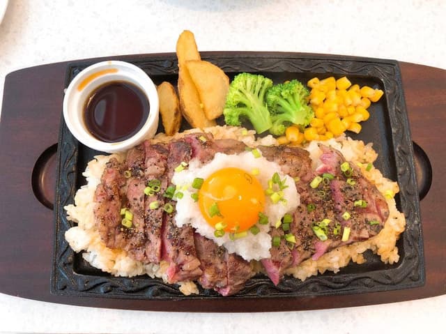 アメリカンレストラン イーワイズ - サブ画像2