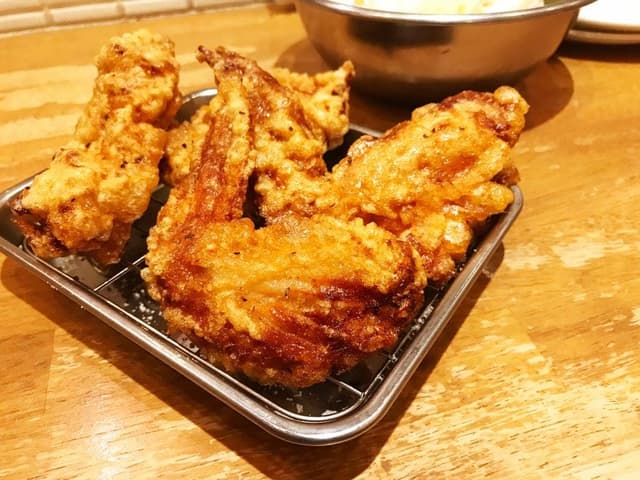 骨付鳥、からあげ、ハイボール がブリチキン。難波4丁目店 - サブ画像1
