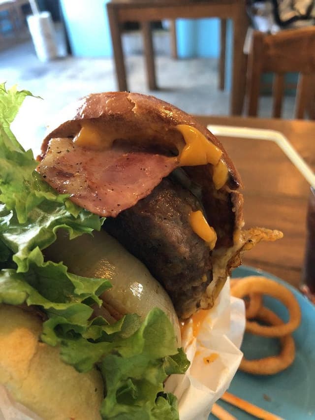 BURGERS CAFE GRILL FUKUYOSHI 与野本町店 - サブ画像3