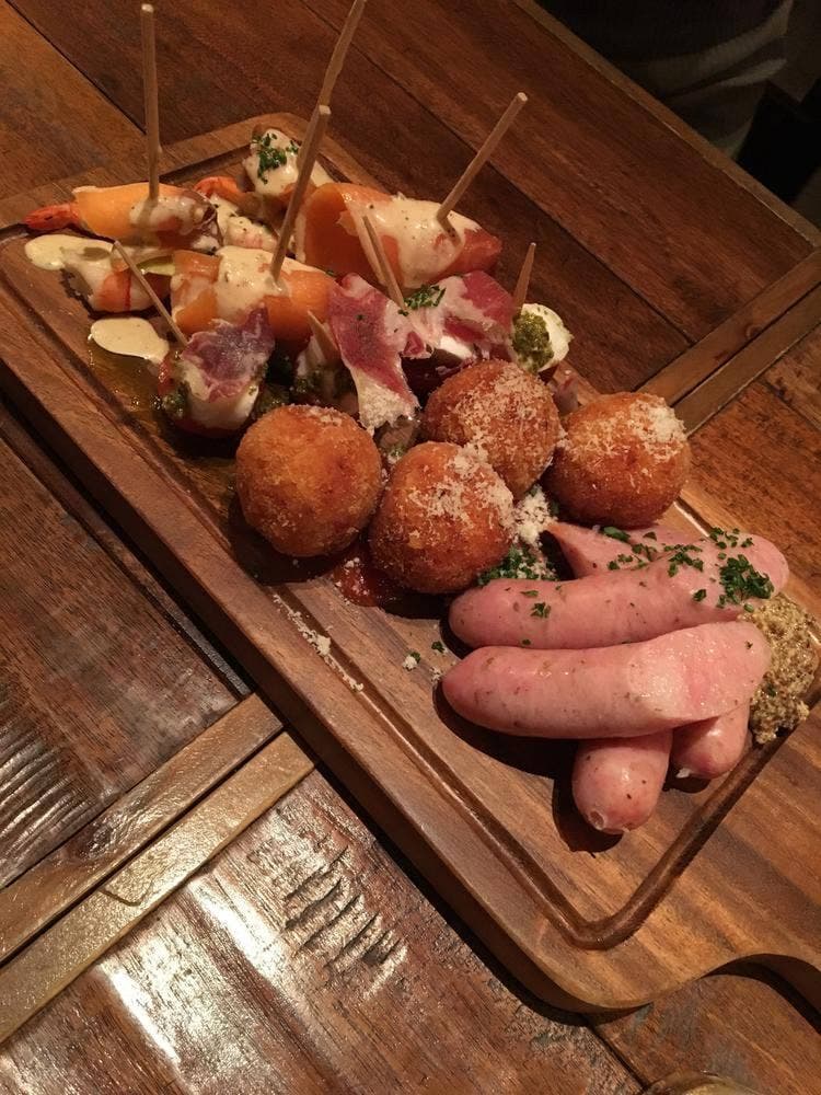 イタリアンバルTOMARIGI