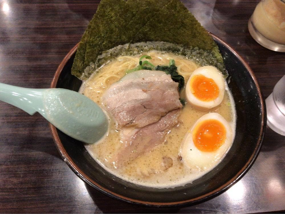 横浜家系ラーメン 吟家 実籾店