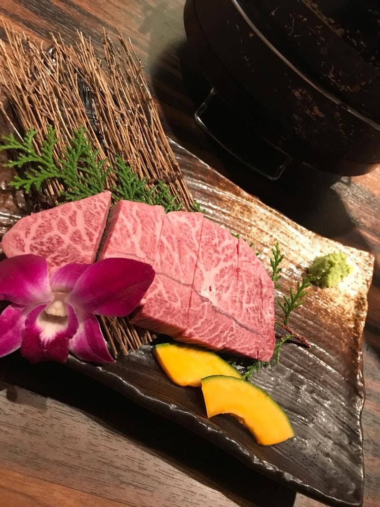 和牛七厘炭火焼肉 くいだおれ