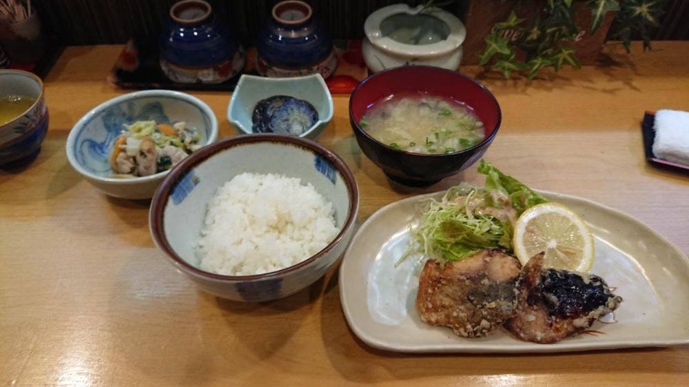 いな穂家庭料理店