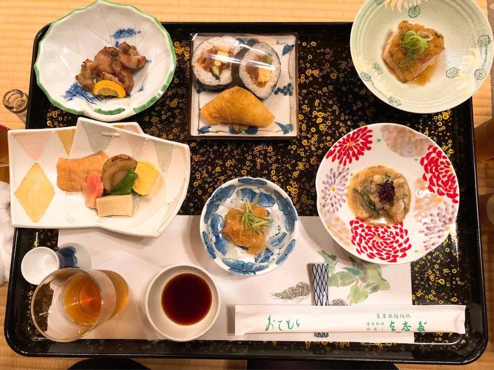 料理・仕出し 与志多