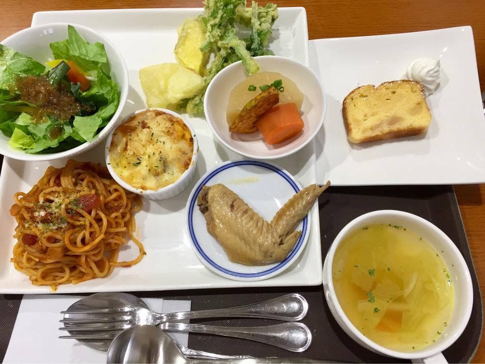 かわにし森のマルシェ レストラン