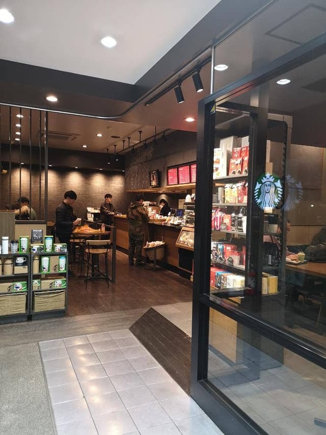 スターバックス コーヒー 渋谷ファイヤー通り店 - サブ画像3