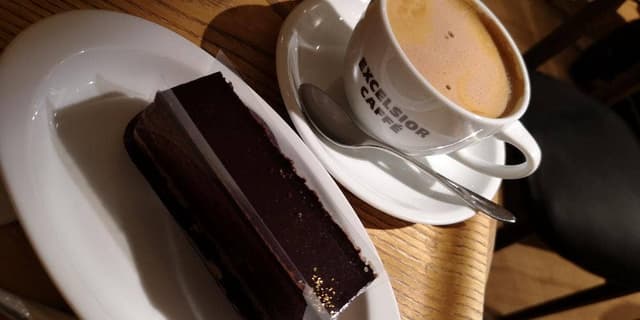 エクセルシオールカフェ 新宿三丁目店 - サブ画像3