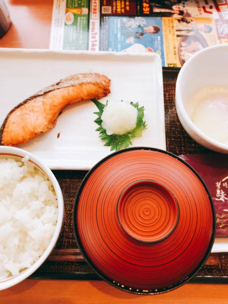 Cafe レストラン ガスト 古渡町店