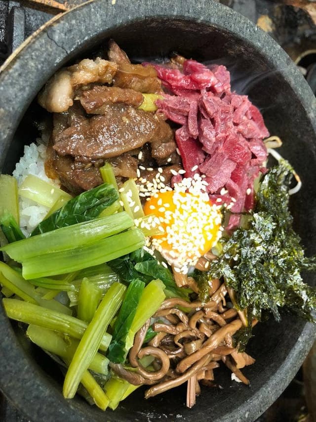 溶岩焼肉&韓国料理 トルハルバン - サブ画像2