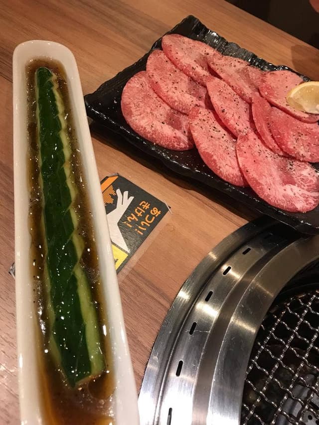 炭火焼肉 牛ざんまい 本山店 - サブ画像1