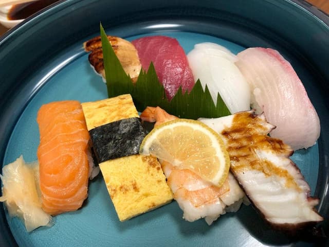 寿司・一品料理 福重 - サブ画像1