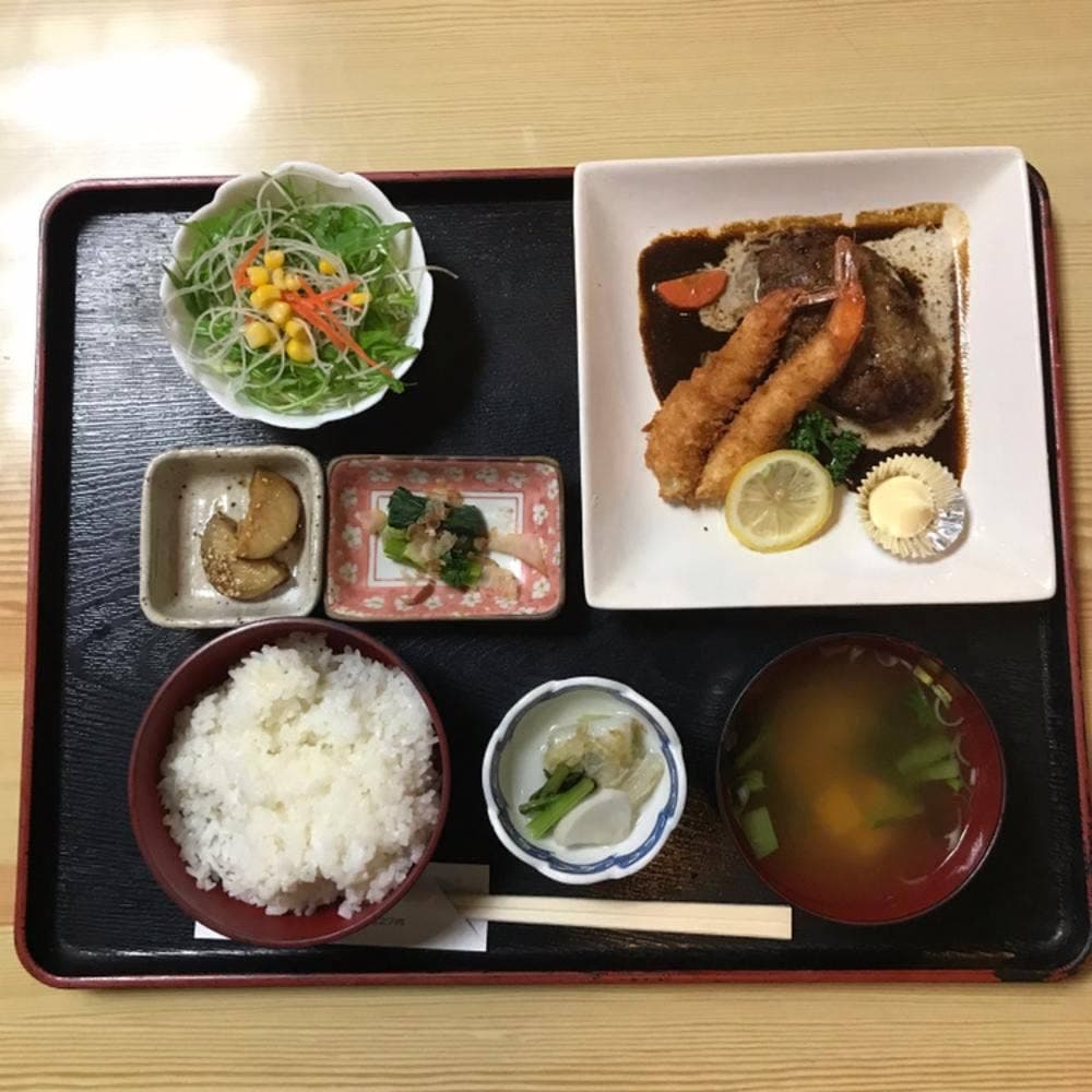 さじや