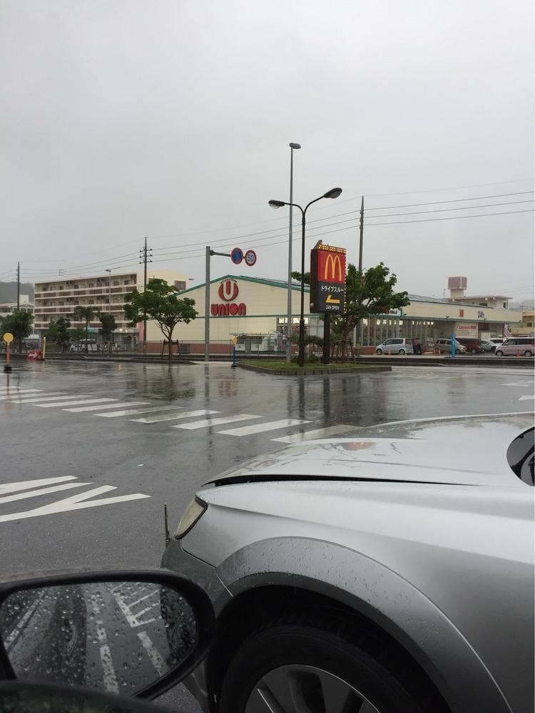 マクドナルド 国場十字路店