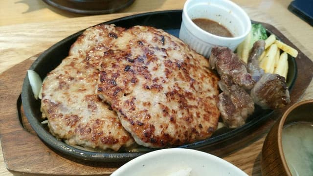 ファイヤーバーグ宮の沢店 - サブ画像1