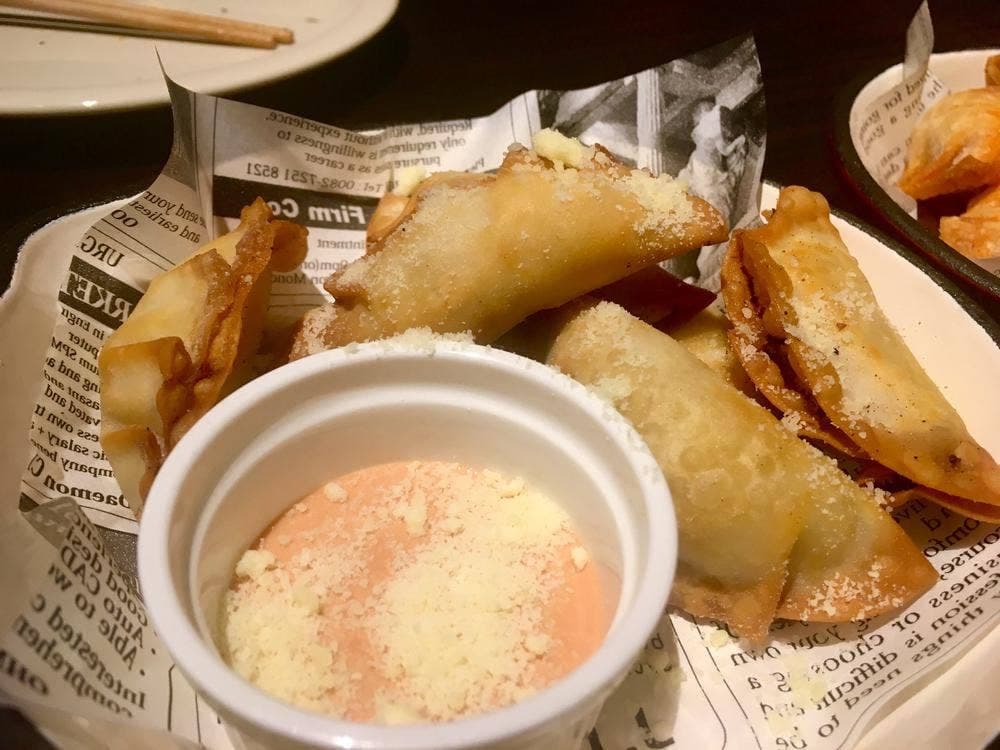 揚げぎょうざバル SALUTE!