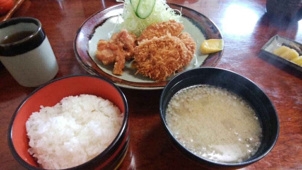 とんかつ 寿々来