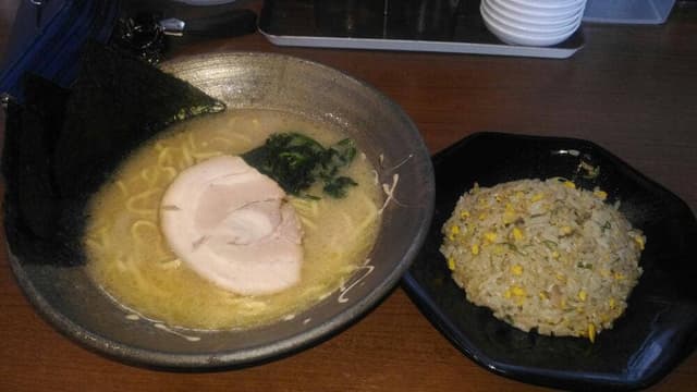 横濱家系ラーメン 一魂家 水口店 - サブ画像3