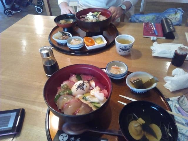 五丁目の駅 米屋 - サブ画像1