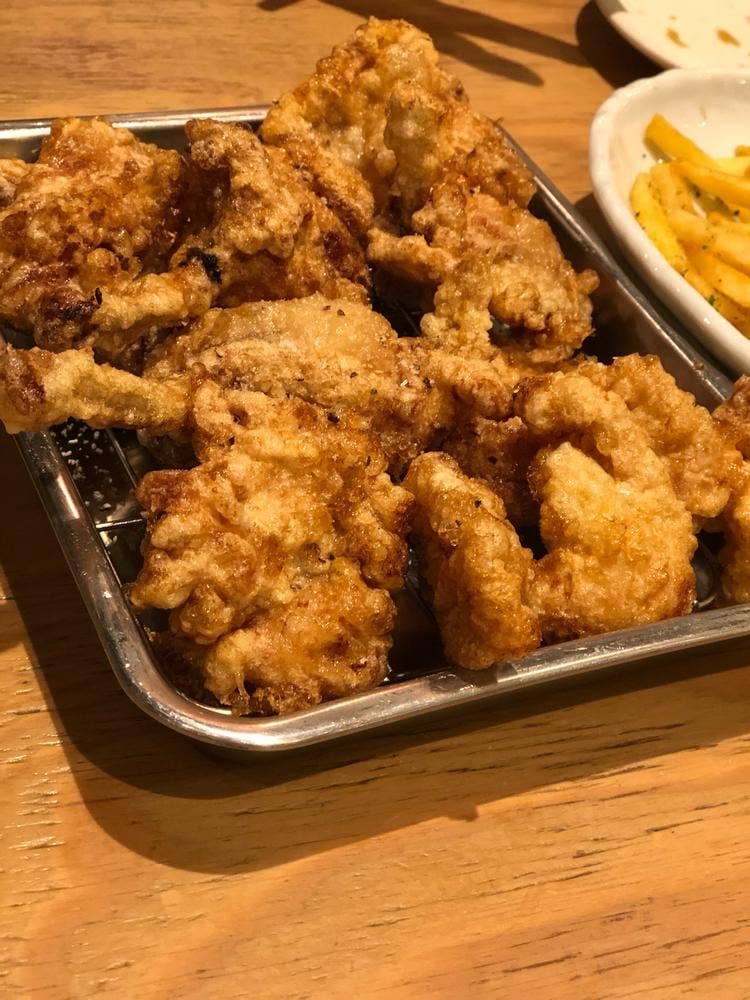 骨付鳥、からあげ、焼鳥 がブリチキン。 塩釜口店