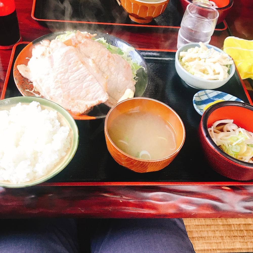 かね八