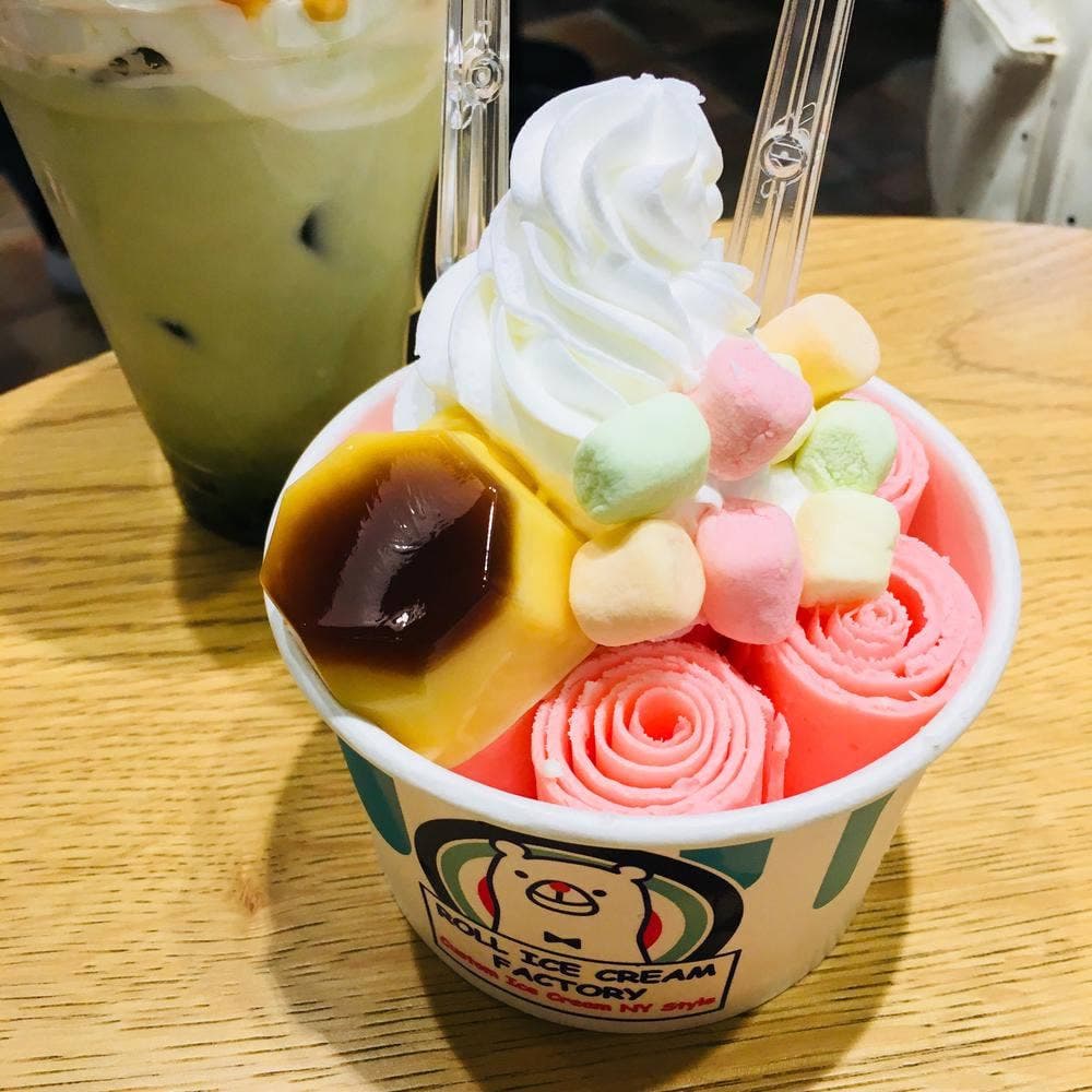 ロールアイスクリームファクトリー 名古屋・ラシック店