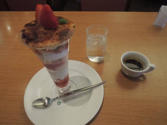 ロイヤルホスト 平尾店 - サブ画像1