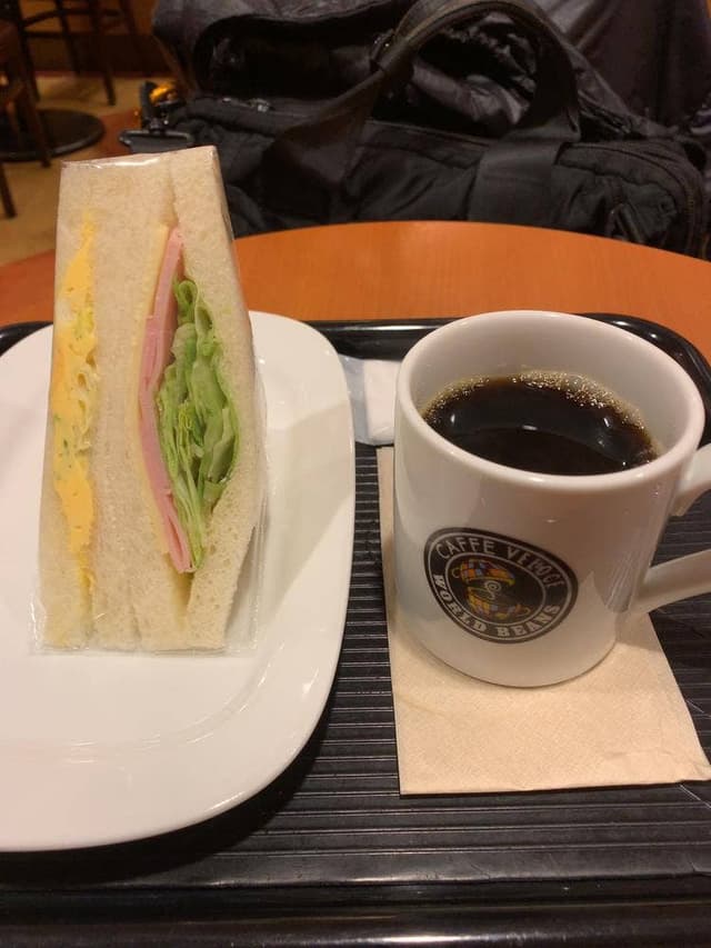 カフェ・ベローチェ 綾瀬店 - サブ画像2