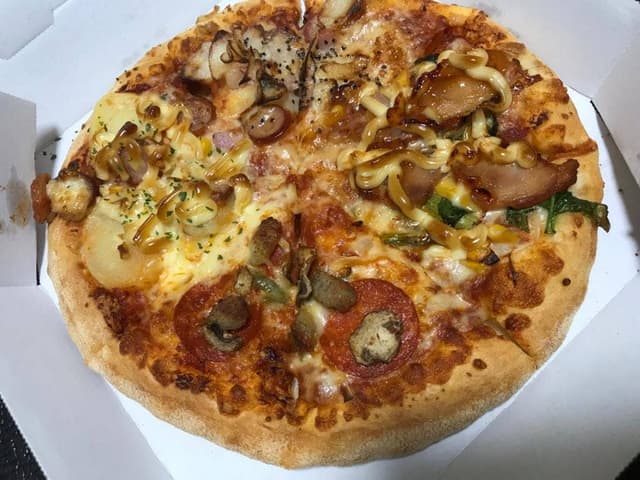 ドミノ・ピザ 福岡地行店 - サブ画像3
