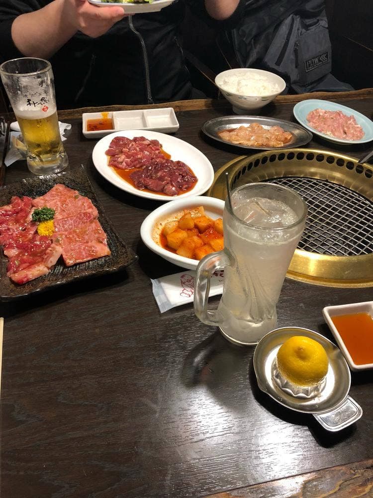 焼肉菜包 朴然 運動公園通店