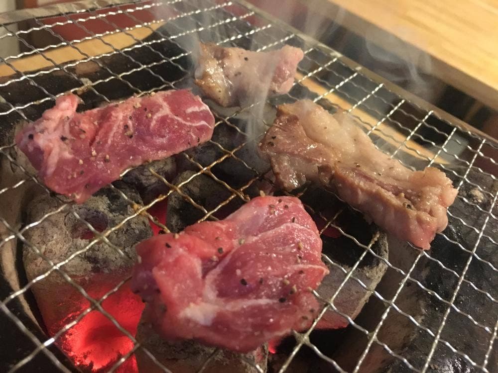ホルモン焼 とん・とん