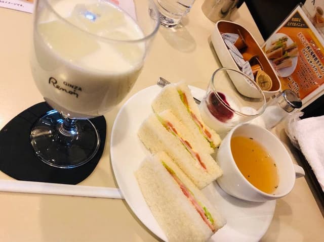 喫茶室ルノアール 新橋烏森口店 - サブ画像1