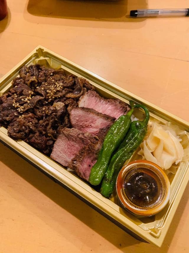 肉卸 小島 ecute品川 - サブ画像3