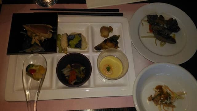 千里阪急ホテル カフェ＆バイキング シャガール - サブ画像1