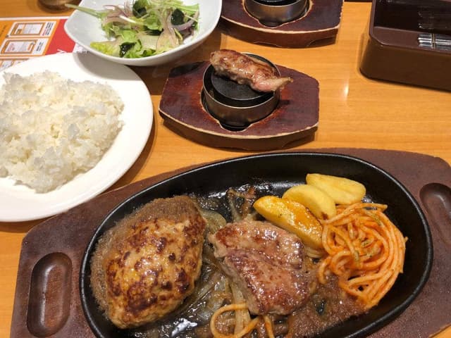 ステーキ宮 京都伏見店 - サブ画像2