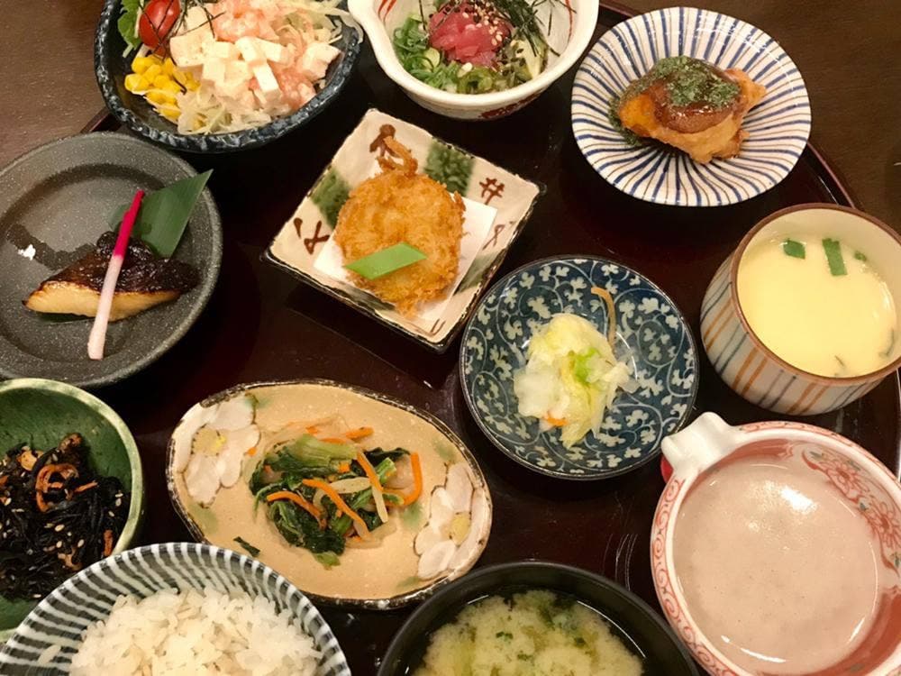 とろろや 名古屋ラシック店