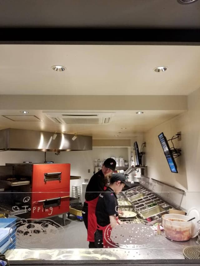 ドミノ・ピザ 鵠沼海岸店 - サブ画像1