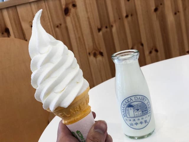 羊ヶ丘ドリーム 赤井川 山中牧場ソフトクリーム - サブ画像2