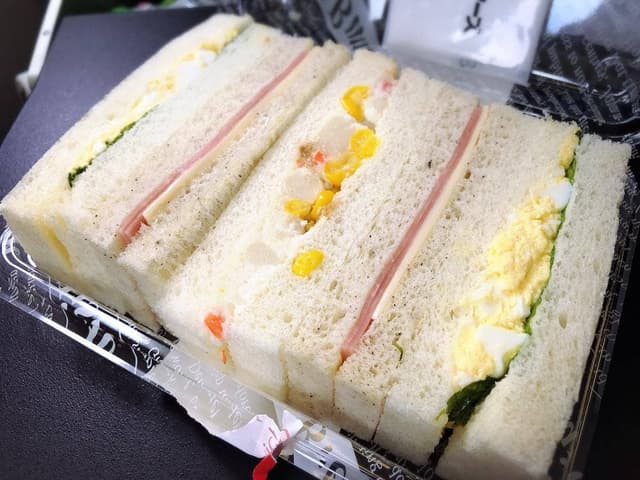 ブルースカイ 新千歳空港 出発ロビー店 - サブ画像2
